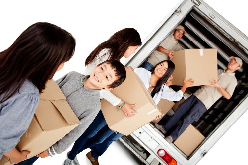 Moving truck service for Berrylands homes with local loading support