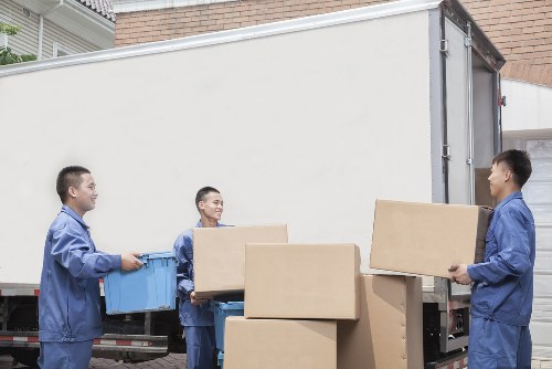 A suitable removal truck for household and business transport in Berrylands