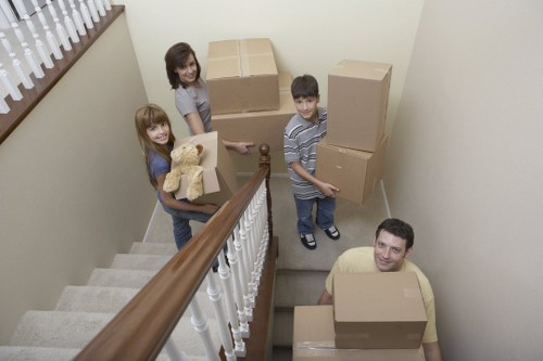 A removals van suitable for flats and homes in Berrylands